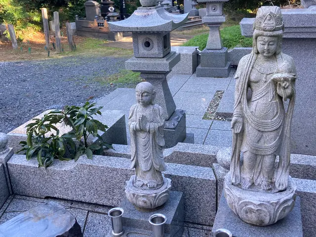 ハウスクリーニングの技術でお墓をキレイに！お墓参り代行サービスサービスの画像