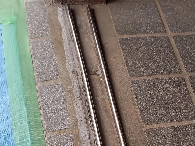 玄関・建具戸車交換　レール交換　戸車・レール用意します　土日祝も対応可能ですサービスの画像