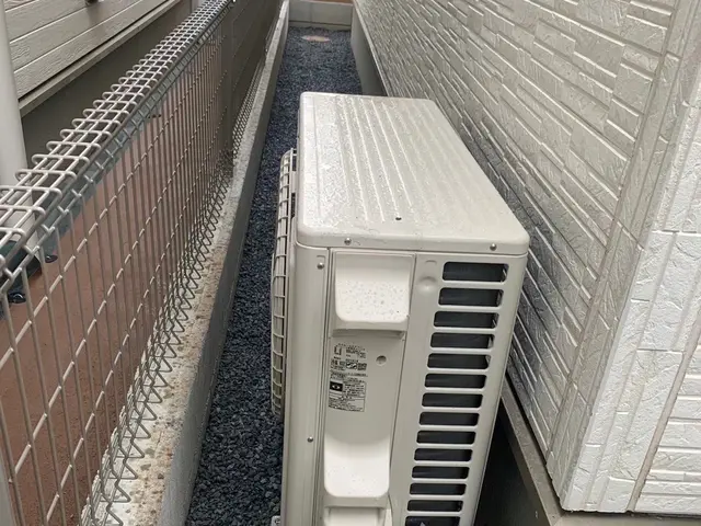 〘砂利敷き〙除草＋防草シートも同時作業可能です！サービスの画像