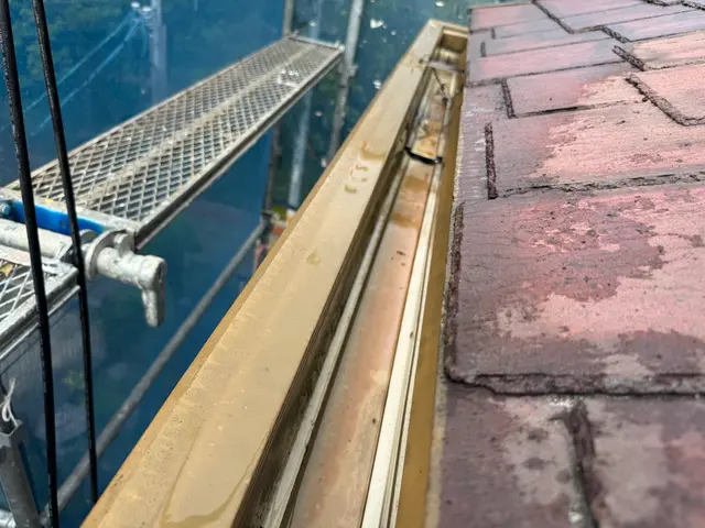 雨樋の詰まり、破損によるオーバーフロー 解決します！サービスの画像