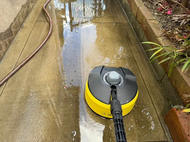 駐車場の汚れにお困りではありませんか？サービスの画像