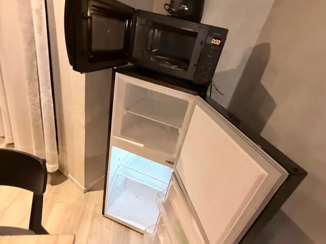 経験豊富な9名体制！急な依頼・複数拠点にも柔軟対応できる清掃チームサービスの画像