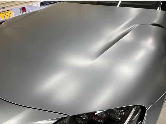 雨を弾き紫外線から守るプロのコーティングで新車の輝きを取り戻し洗車が楽になりますサービスの画像