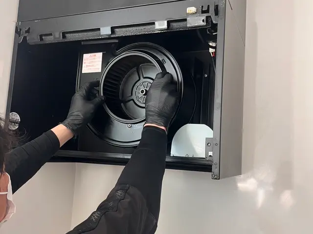 【ギトギト油撃退】調理台を汚さない徹底保護！食品を扱うから安心のエコ洗剤メインサービスの画像