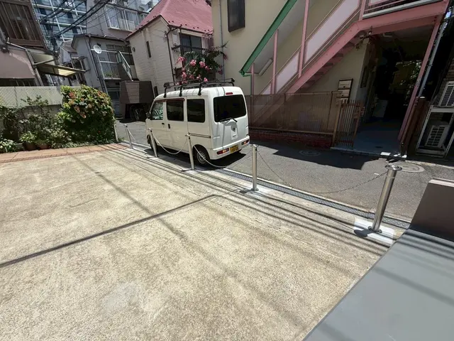 盗難防止駐車場ポールの設置【材工】サービスの画像