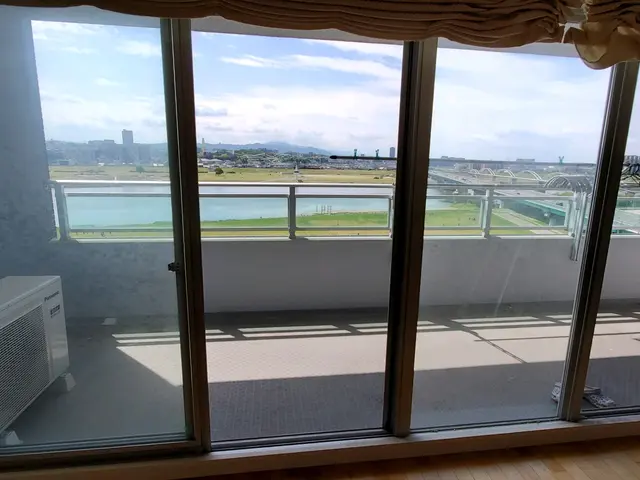 ベランダを綺麗に【女性同行可】★作業1000件以上の実績あり★損害保険加入店★サービスの画像