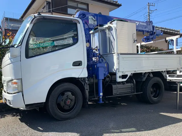 お庭や玄関廻りをスッキリと・強剪定推奨店・外構等も店舗にてご相談頂けますサービスの画像