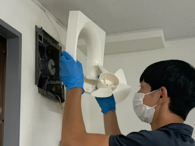 ◎プロペラ換気扇清掃〈損害保険加入済,女性スタッフもいるので安心！〉サービスの画像