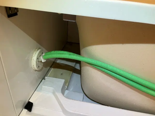 【現金支払い限定価格】★忙しいご家庭に人気！黒カビ・水垢すっきりお風呂清掃★サービスの画像