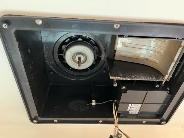 【現金支払い限定価格】★忙しいご家庭に人気！黒カビ・水垢すっきりお風呂清掃★サービスの画像