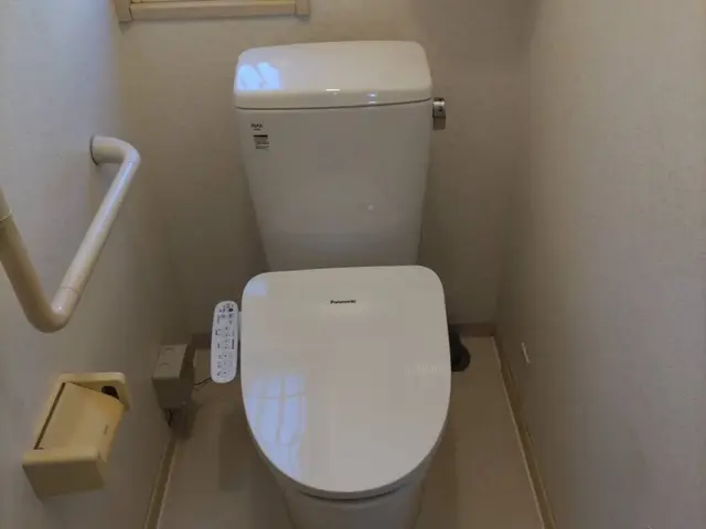 安心の施工保証。トイレ取替設置。損害保険加入店サービスの画像