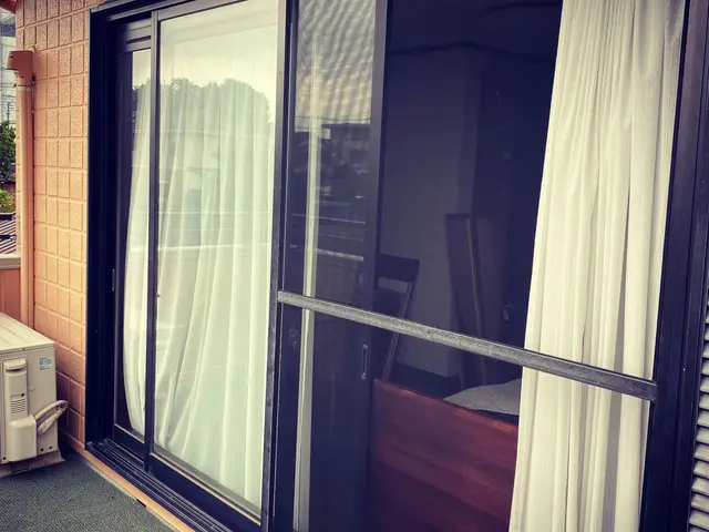 月間施工2400枚!日本一の施工実績48万枚！当日仕上げ！丁寧なお仕事致します！サービスの画像