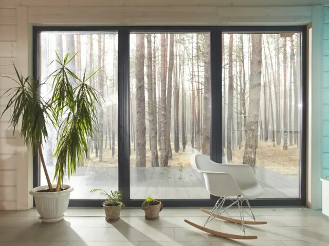 窓ガラスフィルム施工｜施工専門店「おおさか・窓フィルム・工房」サービスの画像