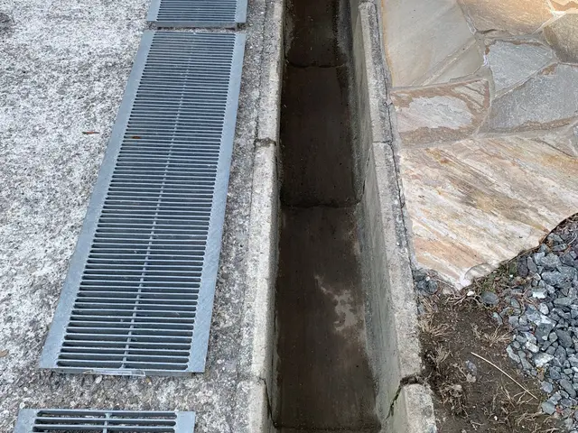 汚い側溝大歓迎！！どんな側溝も綺麗に清掃させていただきます！！サービスの画像