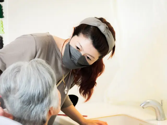 美容室に行くのが大変と思っている方ご自宅、施設の方まで伺いますサービスの画像