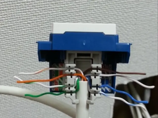 脆弱Wi-Fi・有線接続の拡張に！高効率Lan配線計画、cat6Aもお任せ下さいサービスの画像