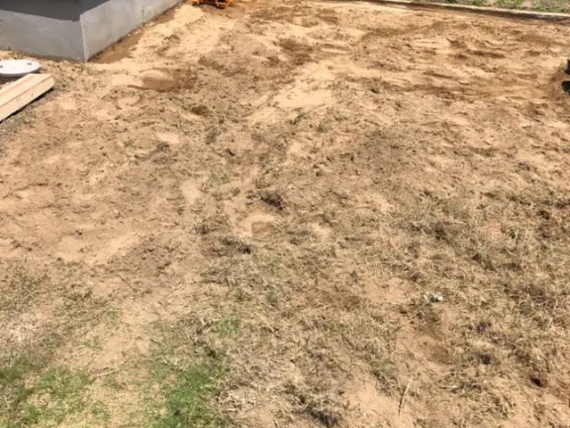 砂利敷き(玄関前、庭、駐車場など) お任せ下さい！お見積もりは無料です！サービスの画像