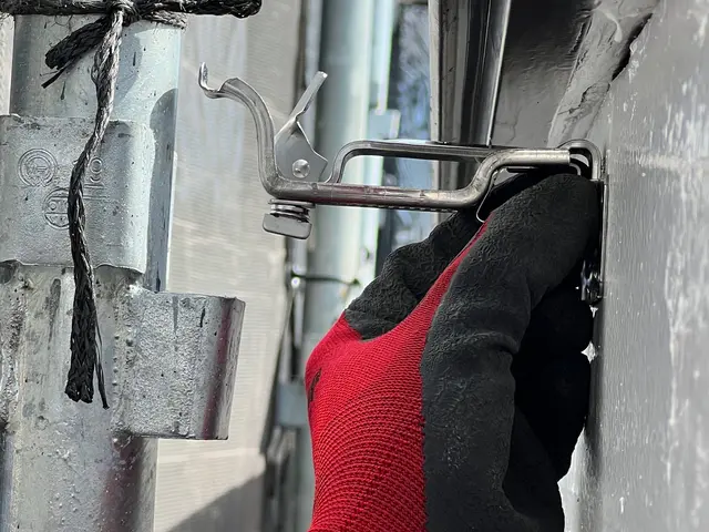 【雪害、風害は火災保険手続可能】代表自ら施工します☆無料見積☆安心の損保加入店舗サービスの画像