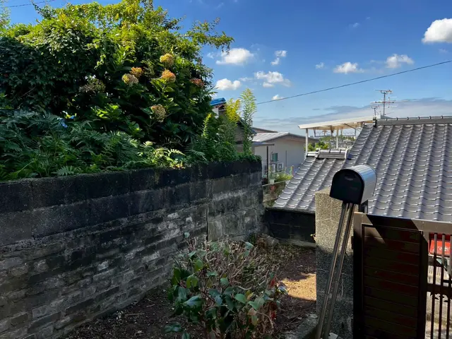 《作業外注一切なし》《女性スタッフ在籍》一級造園施工管理技士がお庭をスッキリ！サービスの画像