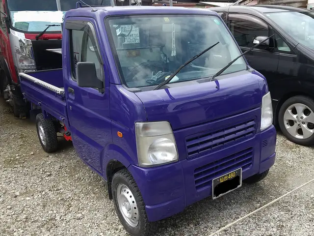 荷室(長180㌢幅120㌢高110㌢)単身・ﾌｧﾐﾘｰもお任せ！。2t車も保有サービスの画像