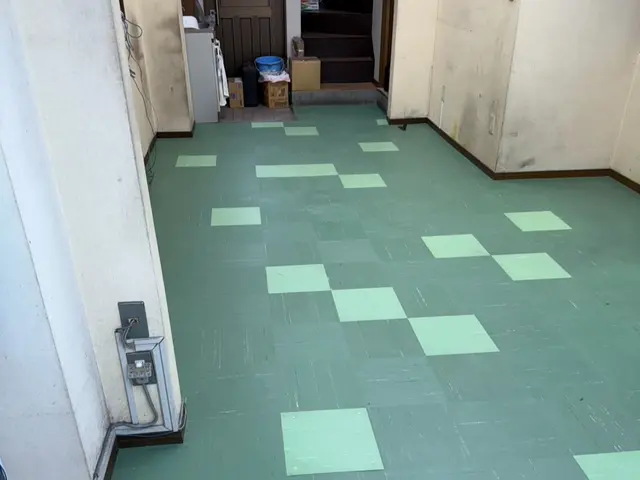 【既存床への上張り施工】解体費用&廃材費用がかからないのでSDGsサービスの画像