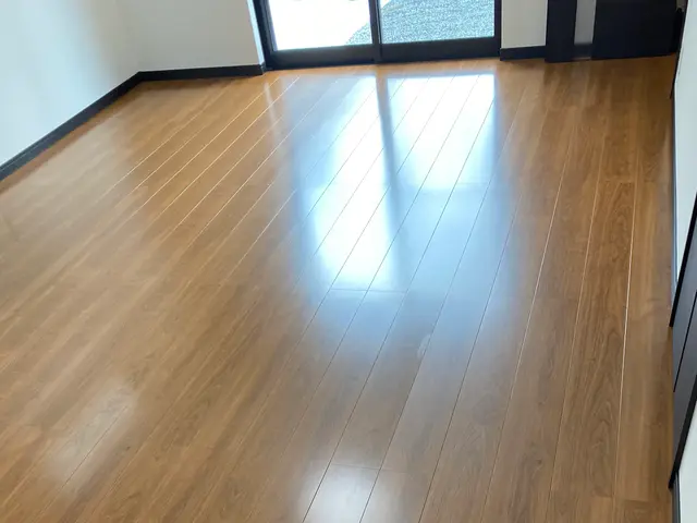 フローリングコーティング【年中無休】損害保険加入済みで安心◎対応地域外も相談OKサービスの画像