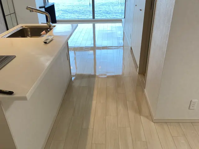 フローリングコーティング【年中無休】損害保険加入済みで安心◎対応地域外も相談OKサービスの画像