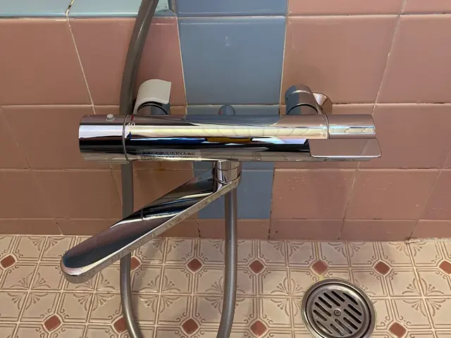 【水道蛇口交換専門店】安心工事保証付！浴室の蛇口交換は当店で！女性スタッフ同行！サービスの画像