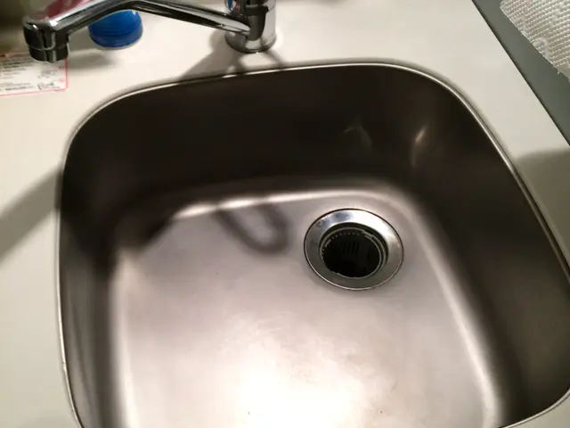 ベトベトの油汚れ、水垢などをしっかりと洗浄【キッチン一式クリーニング】サービスの画像