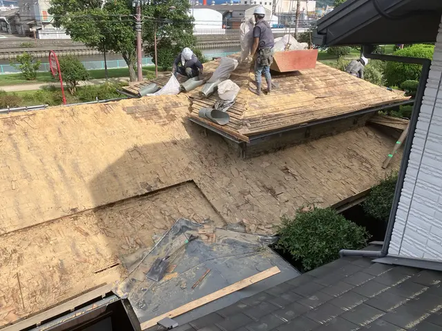 瓦屋根葺き替え工事サービスの画像