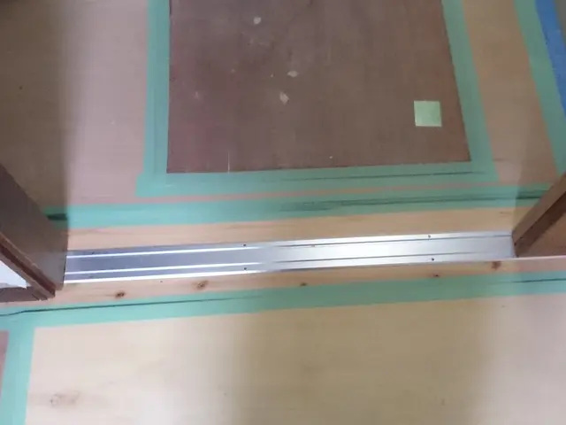 キッチリ閉まらない建具のスキマ風・建付けの不調も小回り大工さんにおまかせっ！サービスの画像