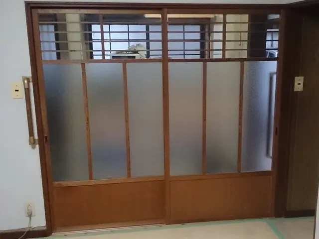 キッチリ閉まらない建具のスキマ風・建付けの不調も小回り大工さんにおまかせっ！サービスの画像
