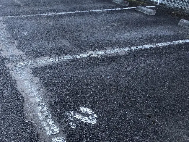 駐車場のライン塗装☆キレイな線をいつまでも♪サービスの画像