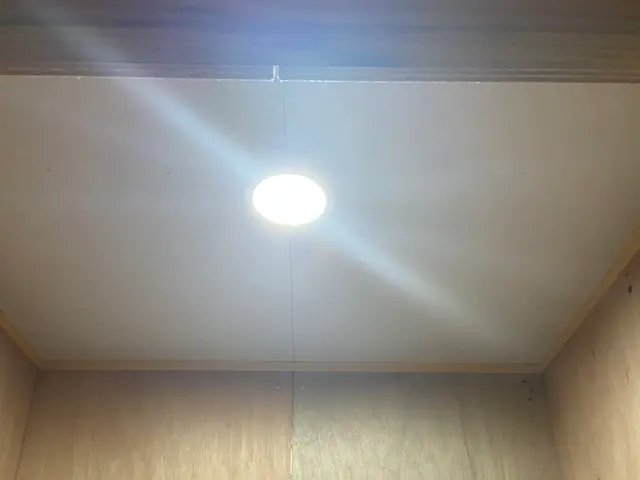 照明器具の取り付けはお任せください！高所作業も対応しています！サービスの画像