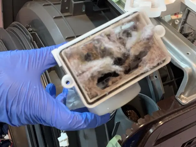 元お笑い芸人が笑顔あふれる時間をお約束！丁寧に隅々までクリーニング！サービスの画像