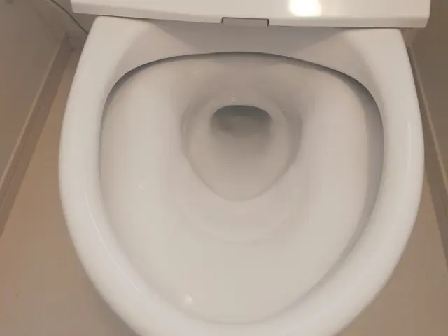 尿石・黄ばみ・ニオイなど気になっている汚れ当店にご相談ください!駐車場代無料！サービスの画像