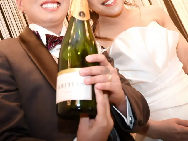 結婚式代理出席しながら写真またはビデオ撮影サービスの画像
