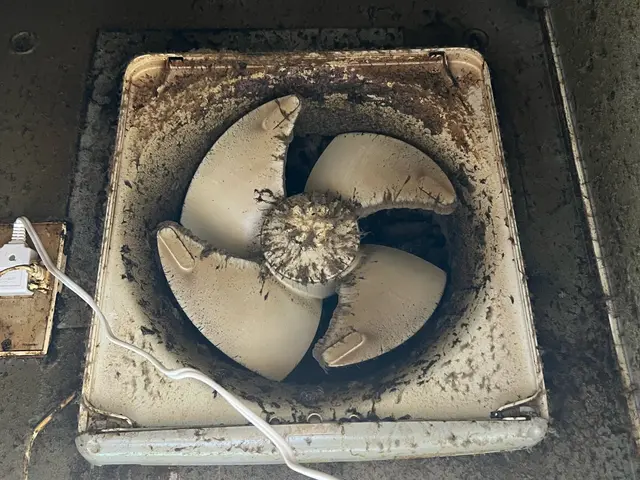 夫婦仲良くお伺い致します◎作業外注なし◎損保加入◎駐車場代当店負担◎サービスの画像