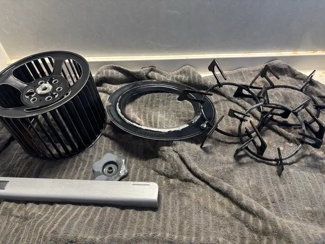 レンジフード徹底分解クリーニング｜油汚れ一掃サービスの画像