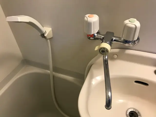 【損害保険加入済み◎】女性スタッフの同行も可能です！指定工事事業者の安心施工ですサービスの画像