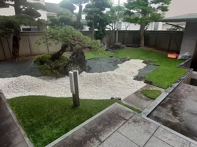 砂利敷きならお任せ下さい！お客様が納得行くまでお付き合いします！サービスの画像