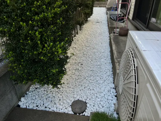 砂利敷きならお任せ下さい！お客様が納得行くまでお付き合いします！サービスの画像