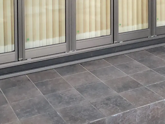 【土埃や排水溝のゴミも徹底除去！】見違えるキレイさをご堪能ください！サービスの画像