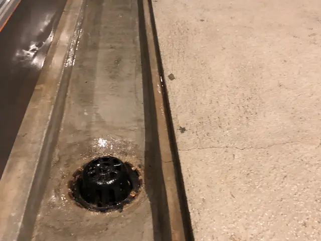 【土埃や排水溝のゴミも徹底除去！】見違えるキレイさをご堪能ください！サービスの画像