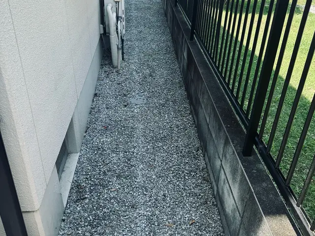 草むしりはプロにお任せ！早くて丁寧、庭も心もスッキリ爽快！サービスの画像