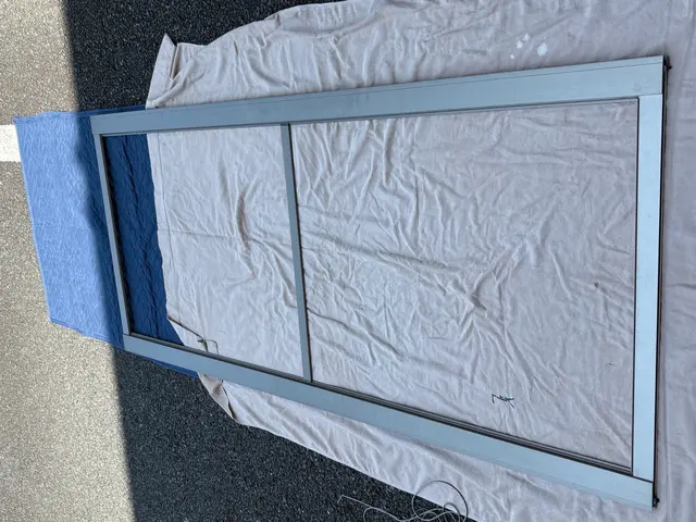 網戸張替えます。【24メッシュ防虫網使用】サービスの画像