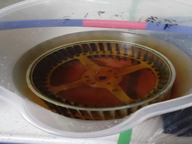 レンジフードはお任せ下さい。汚れをスッキリ！長年の油汚れをクリーンにサービスの画像