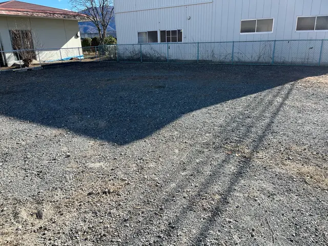 すべて自社対応◎除草剤込みの金額！！手が付けられない場所を是非！　随時受付可能サービスの画像