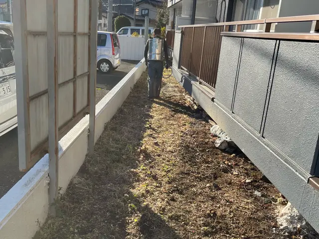すべて自社対応◎除草剤込みの金額！！手が付けられない場所を是非！　随時受付可能サービスの画像