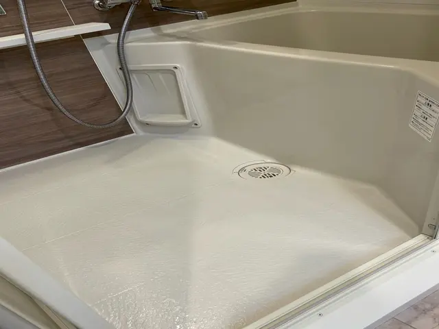 【徹底的に清掃】丁寧かつこだわりがモットーの空室クリーニング。床ワックス込み！サービスの画像